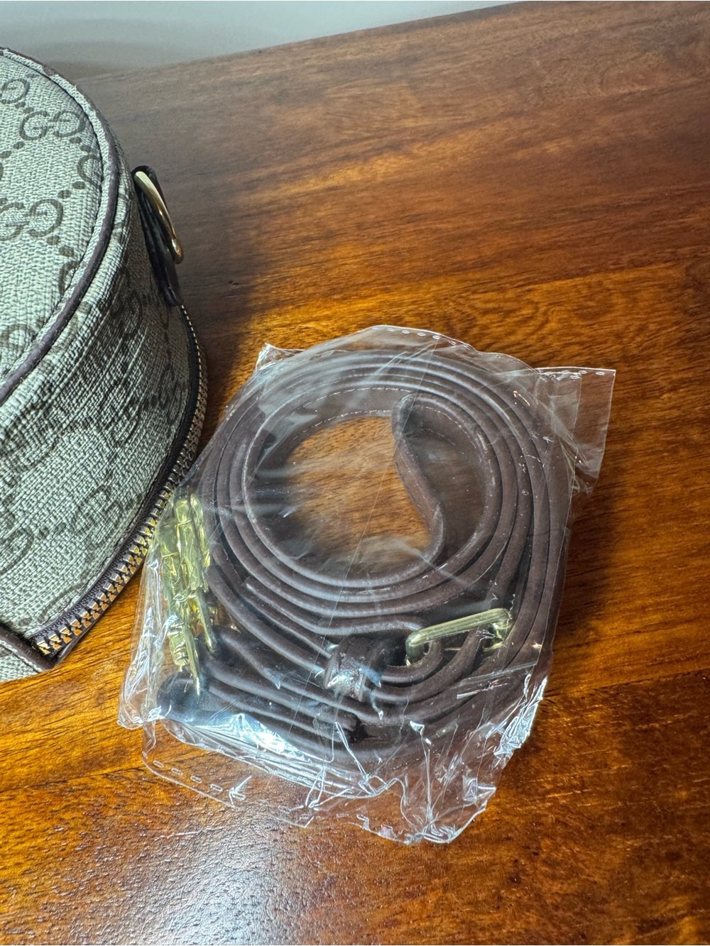 Round Mini Crossbody Bag; No Brand - Picture 3 of 13